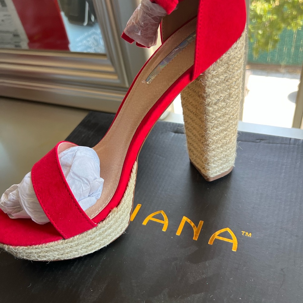 Red Heels with tan heel Size 10 NEW Platform